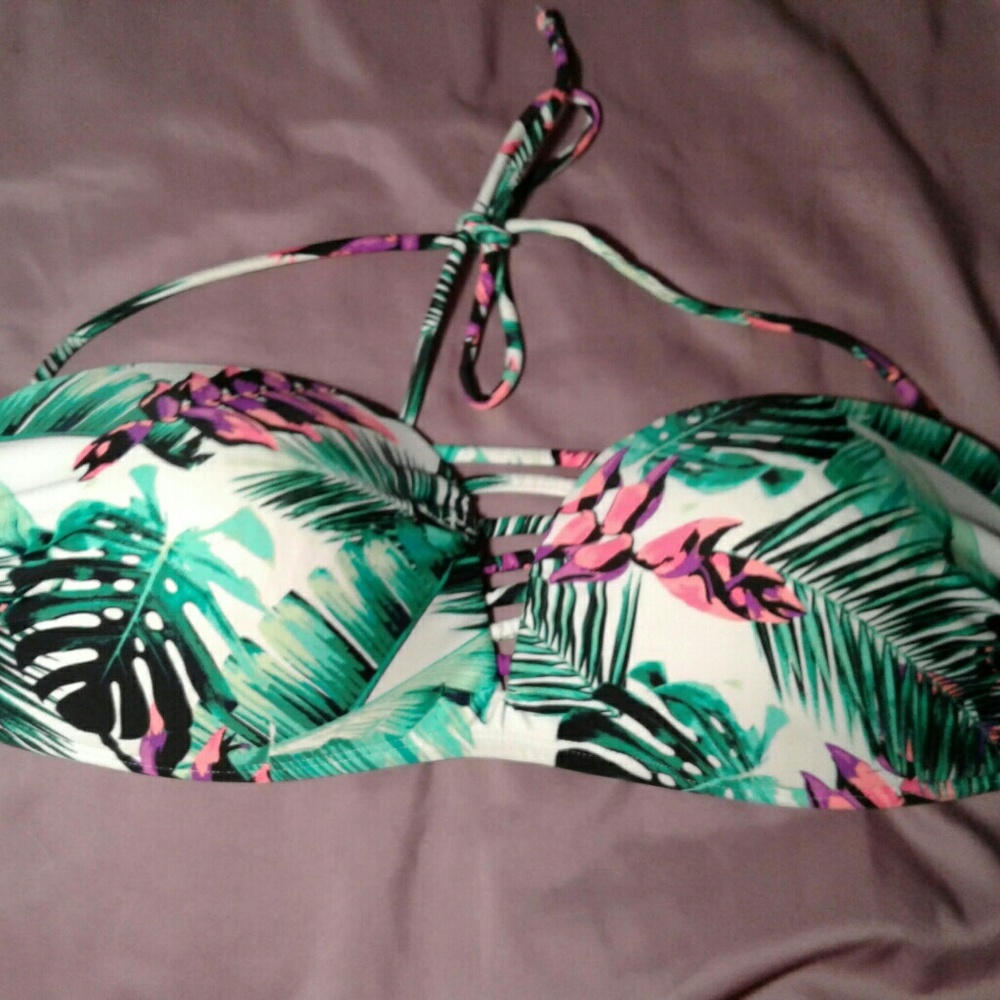 (NWOT )1XL (15-17) BIKINI TOP $15 - Picture 4 of 4